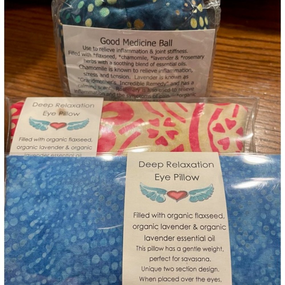 Relaxation Bundle (2 eye pillows + 1 medicine ball)